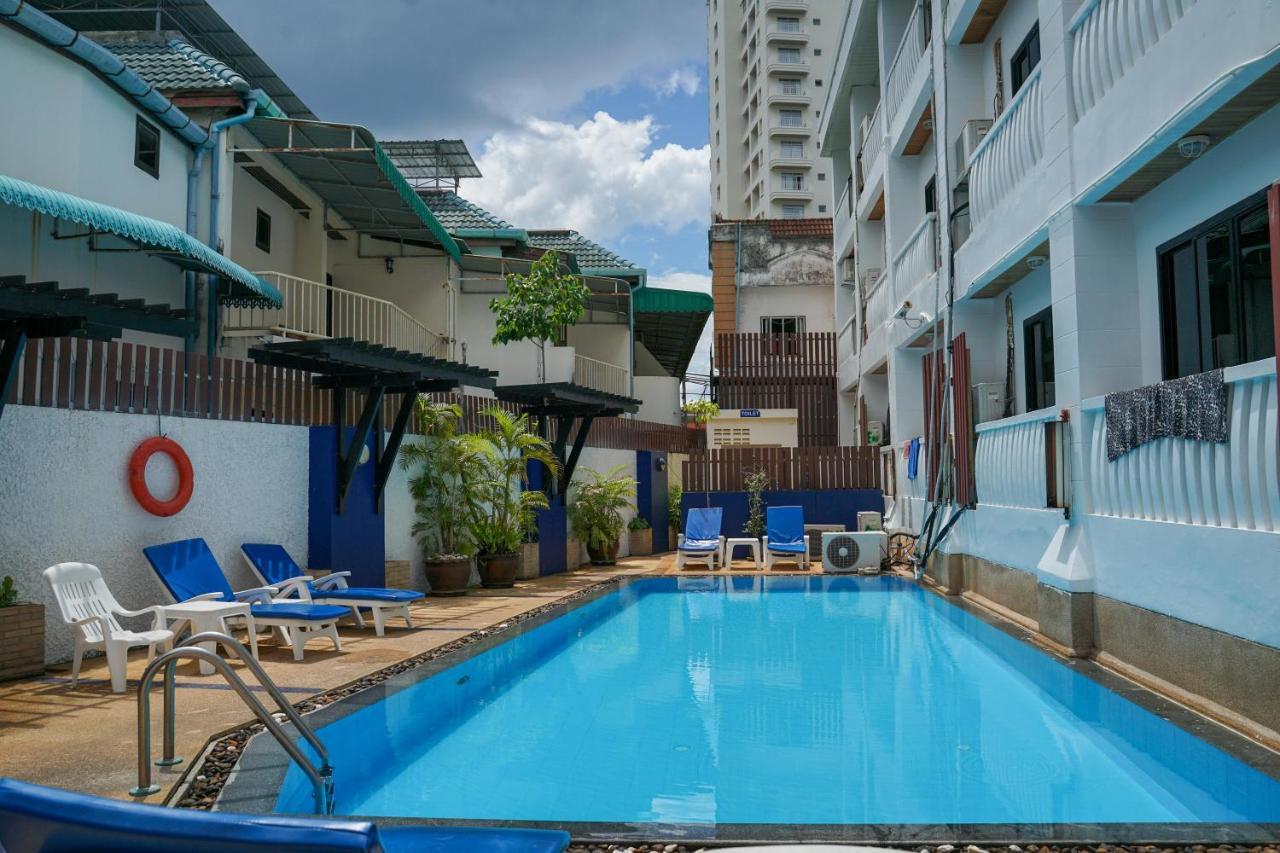 Rattana Beach Hotel By Shanaya Karon Extérieur photo
